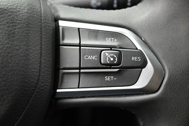 Used 2024 Jeep Compass Latitude AWD/4WD image 29