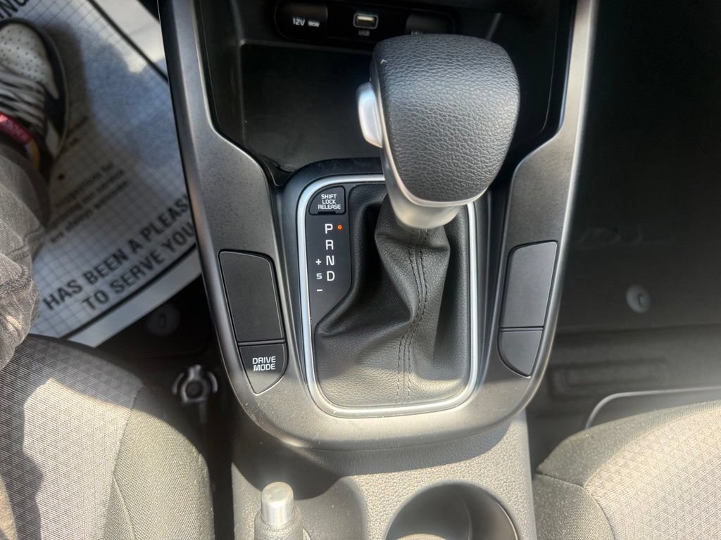 Used 2025 Kia Soul LX w/ LX Technology Package FWD image 25