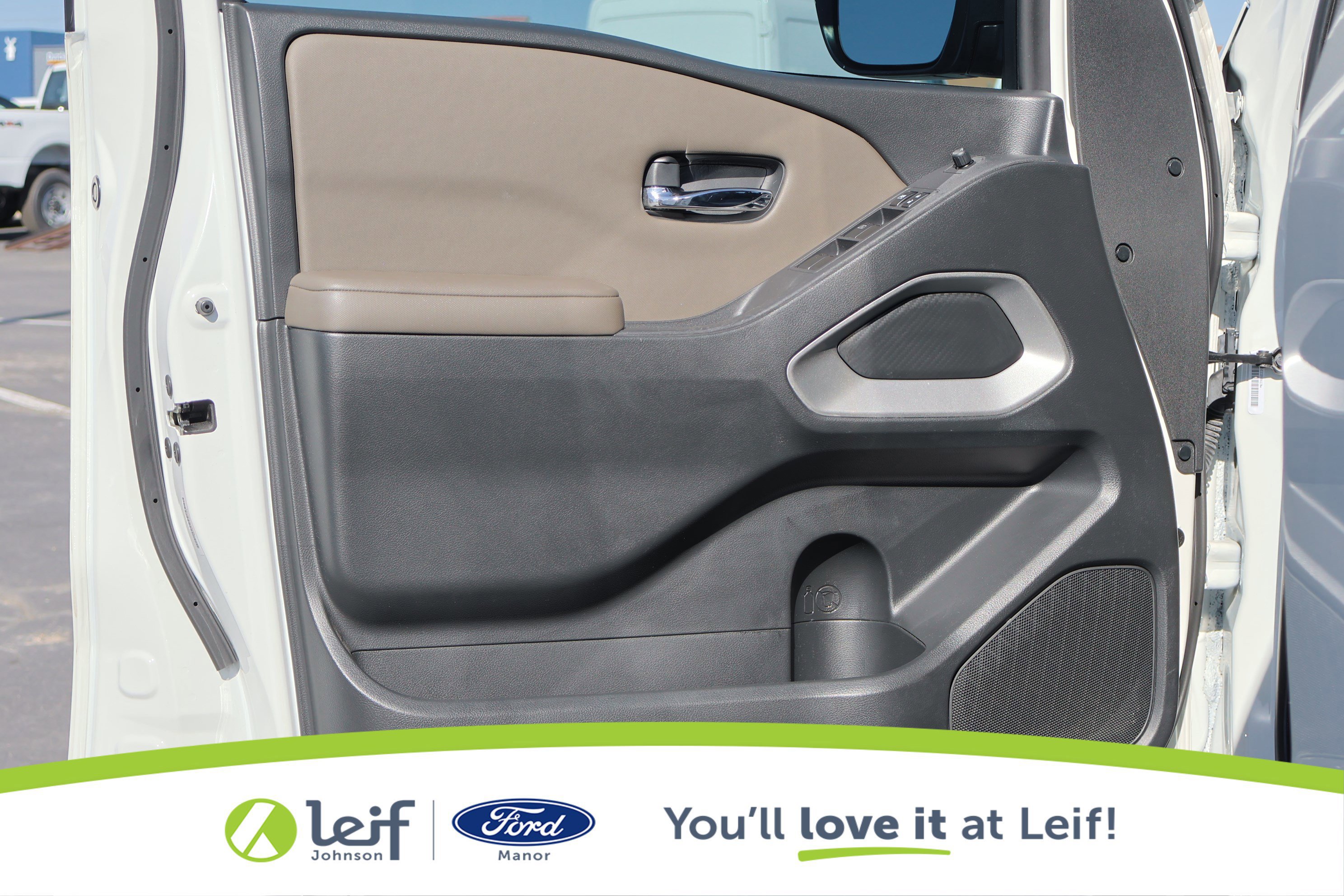 Used 2022 Nissan Frontier SV w/ Technology Package image 10