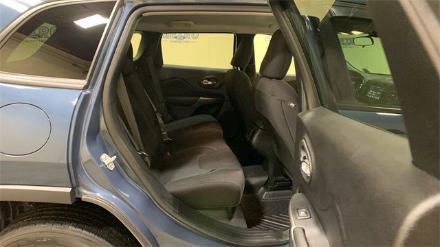 Used 2020 Jeep Cherokee Latitude w/ Cold Weather Group image 14