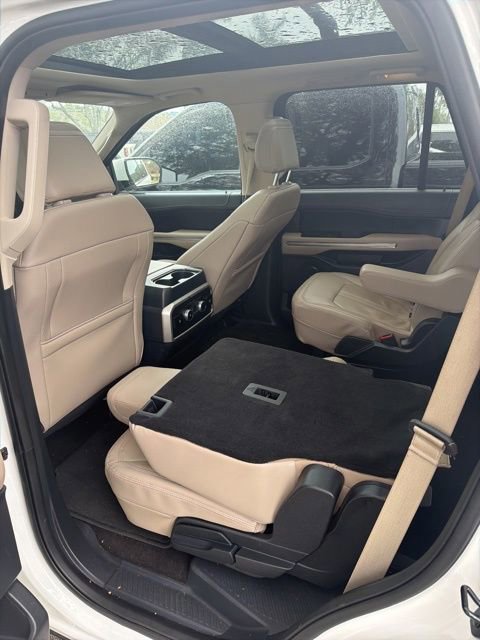 Certified 2022 Ford Expedition Limited image 3