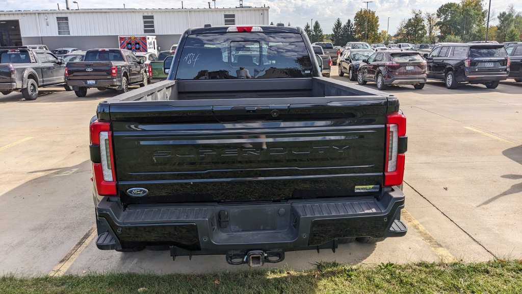 Certified 2025 Ford F450 Platinum w/ FX4 Off-Road Package AWD/4WD image 4