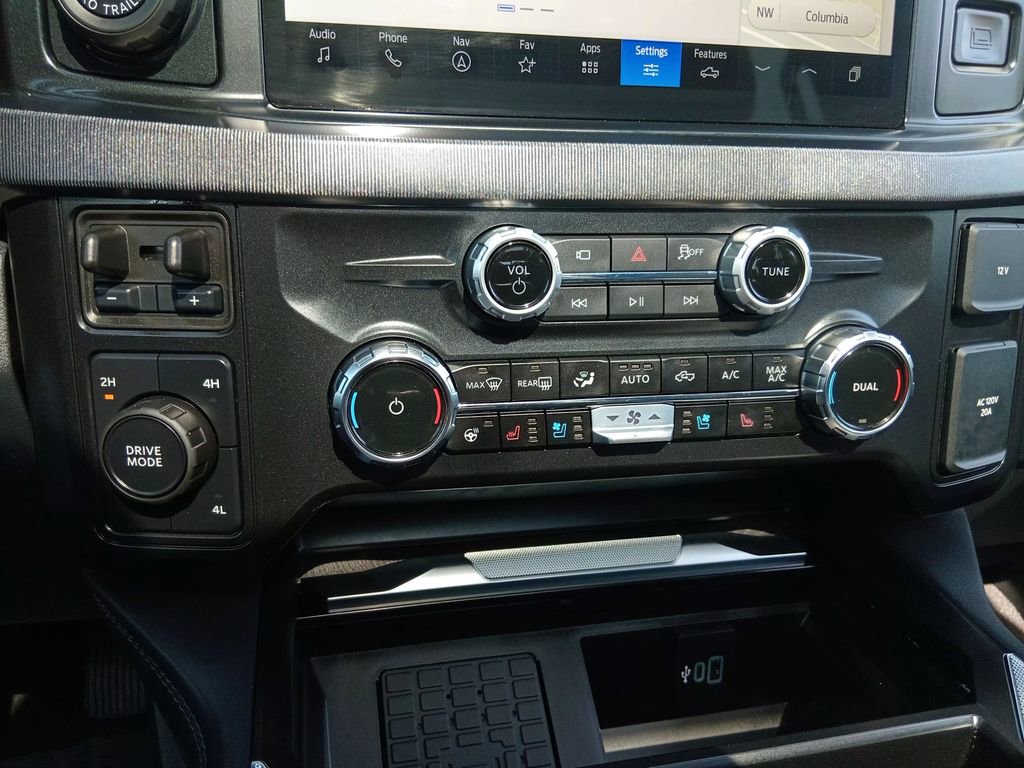 Certified 2025 Ford F350 Platinum AWD/4WD image 24