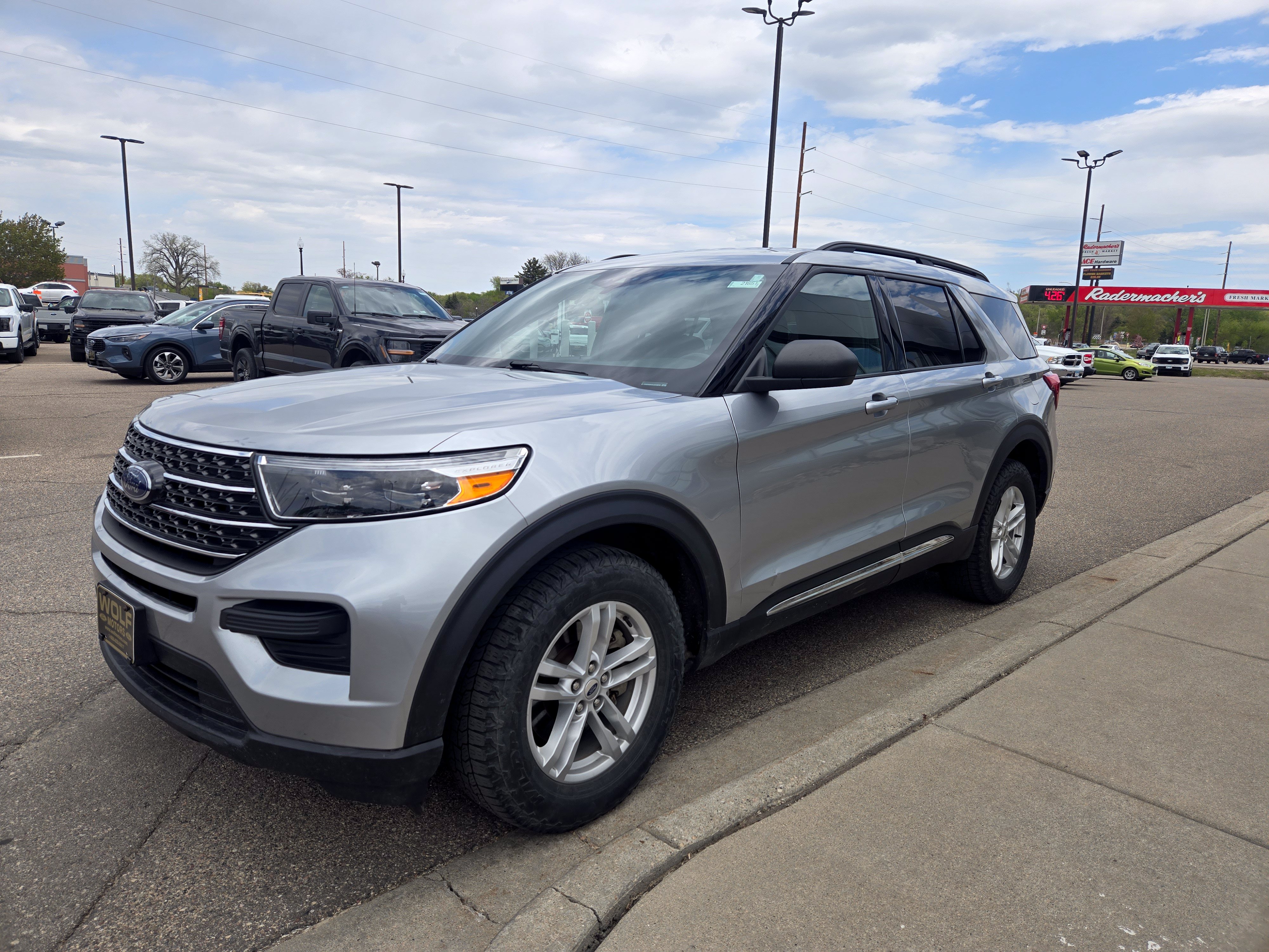 Certified 2020 Ford Explorer XLT AWD/4WD image 3