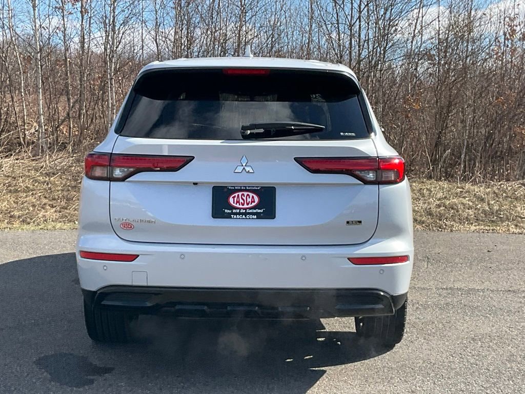 Used 2023 Mitsubishi Outlander SE Black Edition image 29