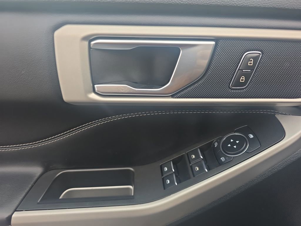 Certified 2024 Ford Explorer XLT w/ Equipment Group 202A image 17