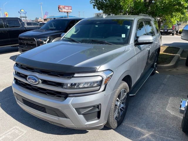 Certified 2022 Ford Expedition XLT RWD image 2