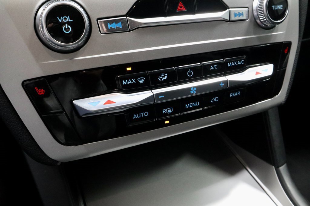 Certified 2023 Ford Explorer XLT image 32