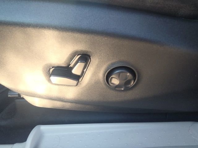 Used 2023 Chrysler Pacifica Touring-L image 26