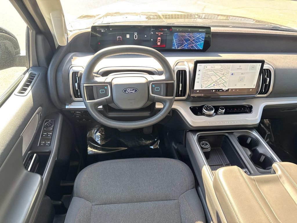 Certified 2025 Ford Expedition Active AWD/4WD image 11