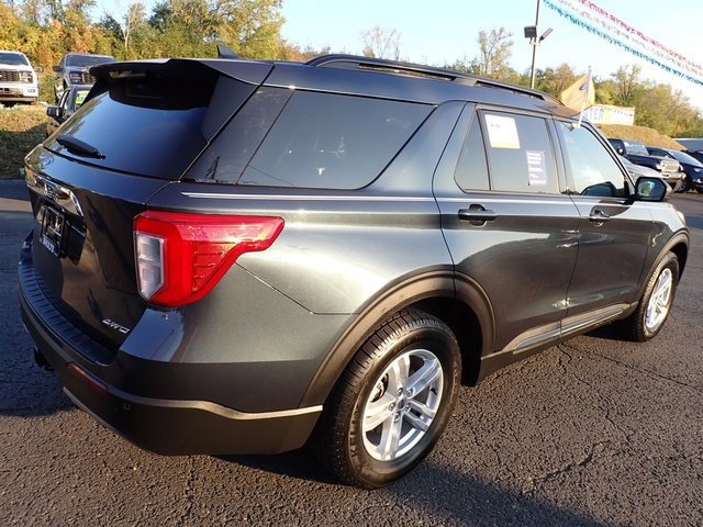 Certified 2022 Ford Explorer XLT w/ Equipment Group 202A image 4