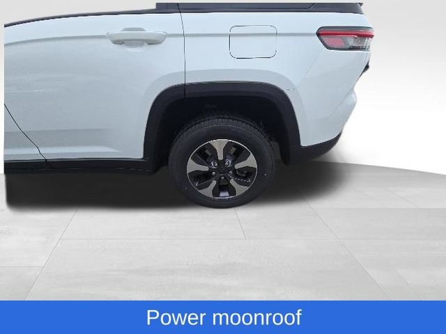 Used 2023 Jeep Grand Cherokee 4WD 4xe image 14