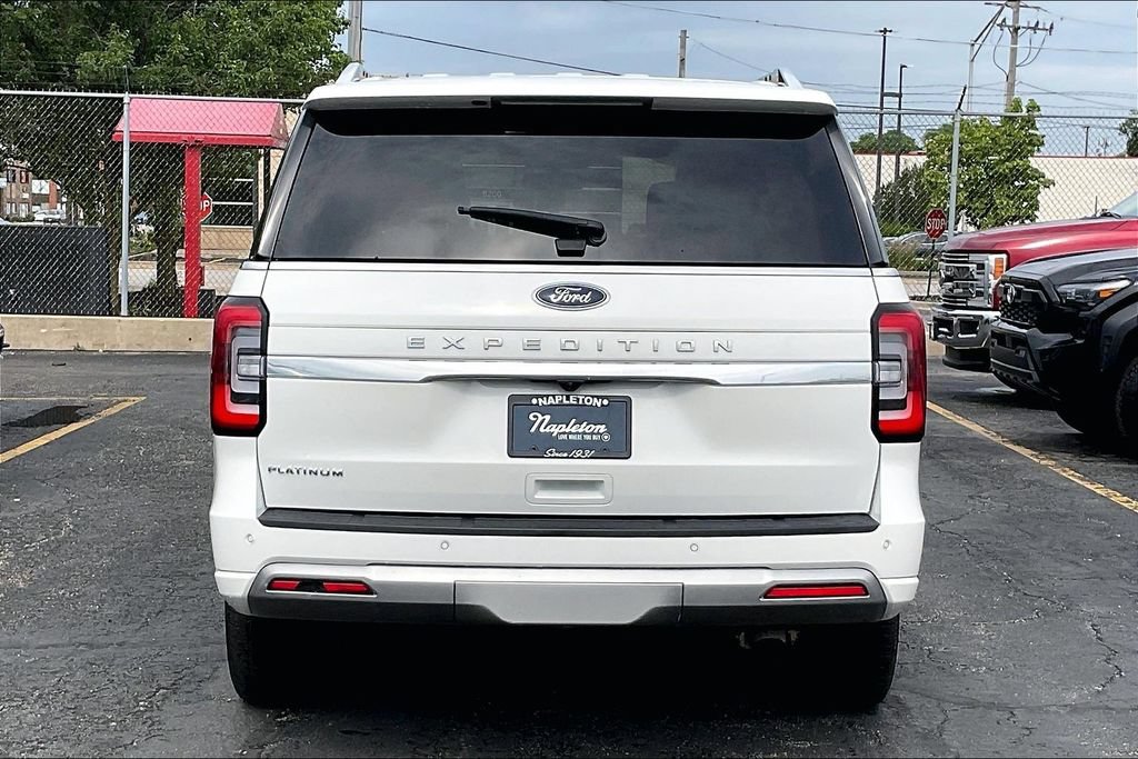 Certified 2022 Ford Expedition Platinum AWD/4WD image 3