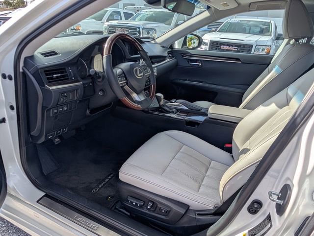 Used 2017 Lexus ES 350 w/ Luxury Package FWD image 9