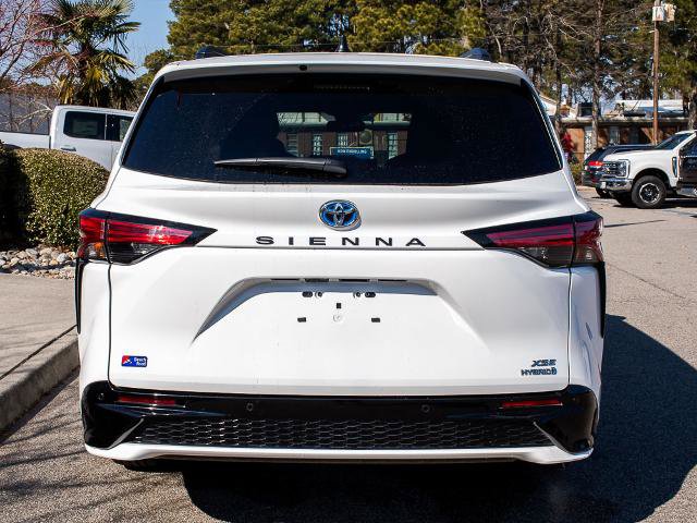 Used 2022 Toyota Sienna XSE w/ XSE Plus Package image 4