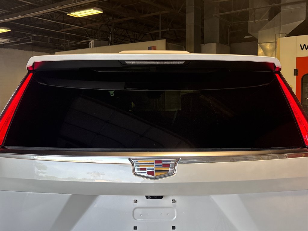 Used 2023 Cadillac Escalade Premium Luxury Platinum AWD/4WD image 18
