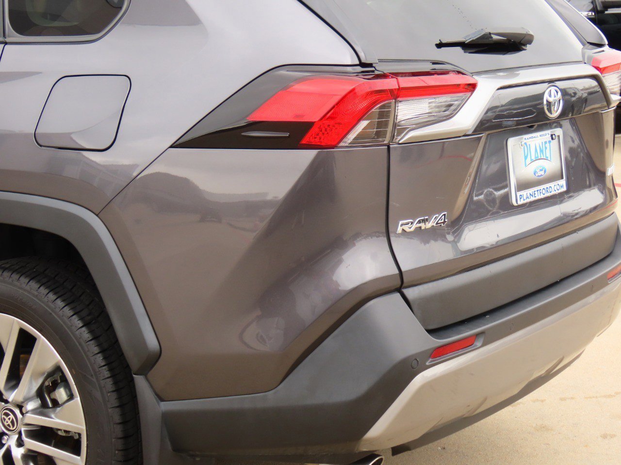 Used 2023 Toyota RAV4 Limited image 17