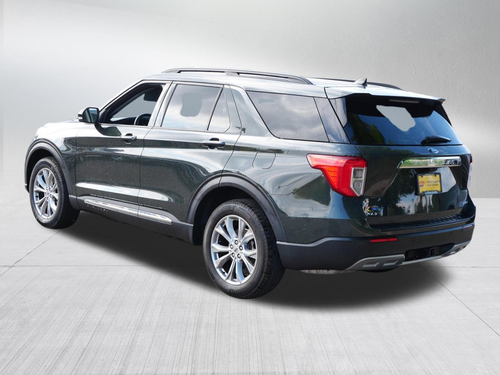 Certified 2024 Ford Explorer XLT w/ Equipment Group 202A AWD/4WD image 5