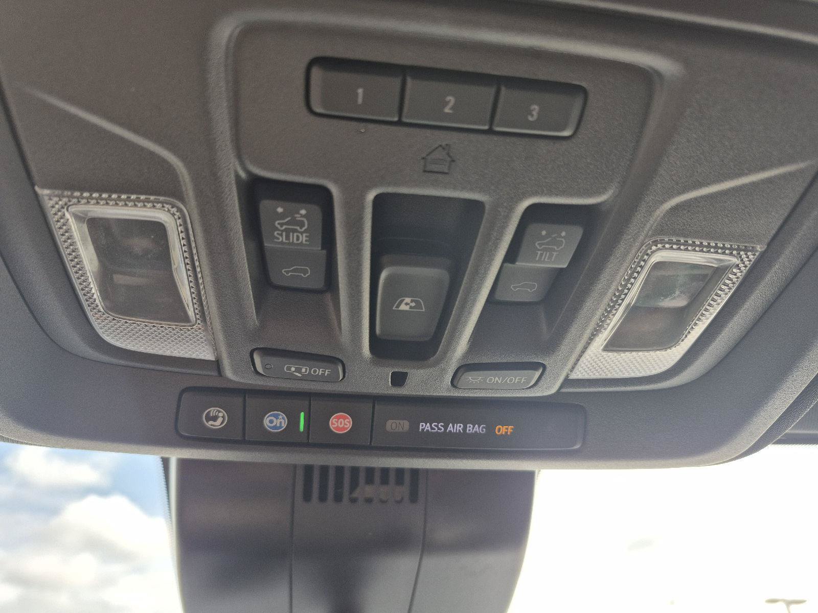 Used 2024 GMC Sierra 2500 AT4 w/ AT4 Premium Plus Package AWD/4WD image 7