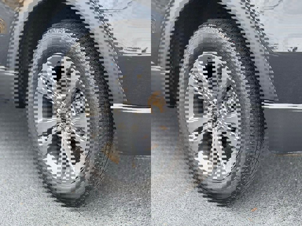 Certified 2022 Ford Explorer XLT w/ Equipment Group 202A image 7