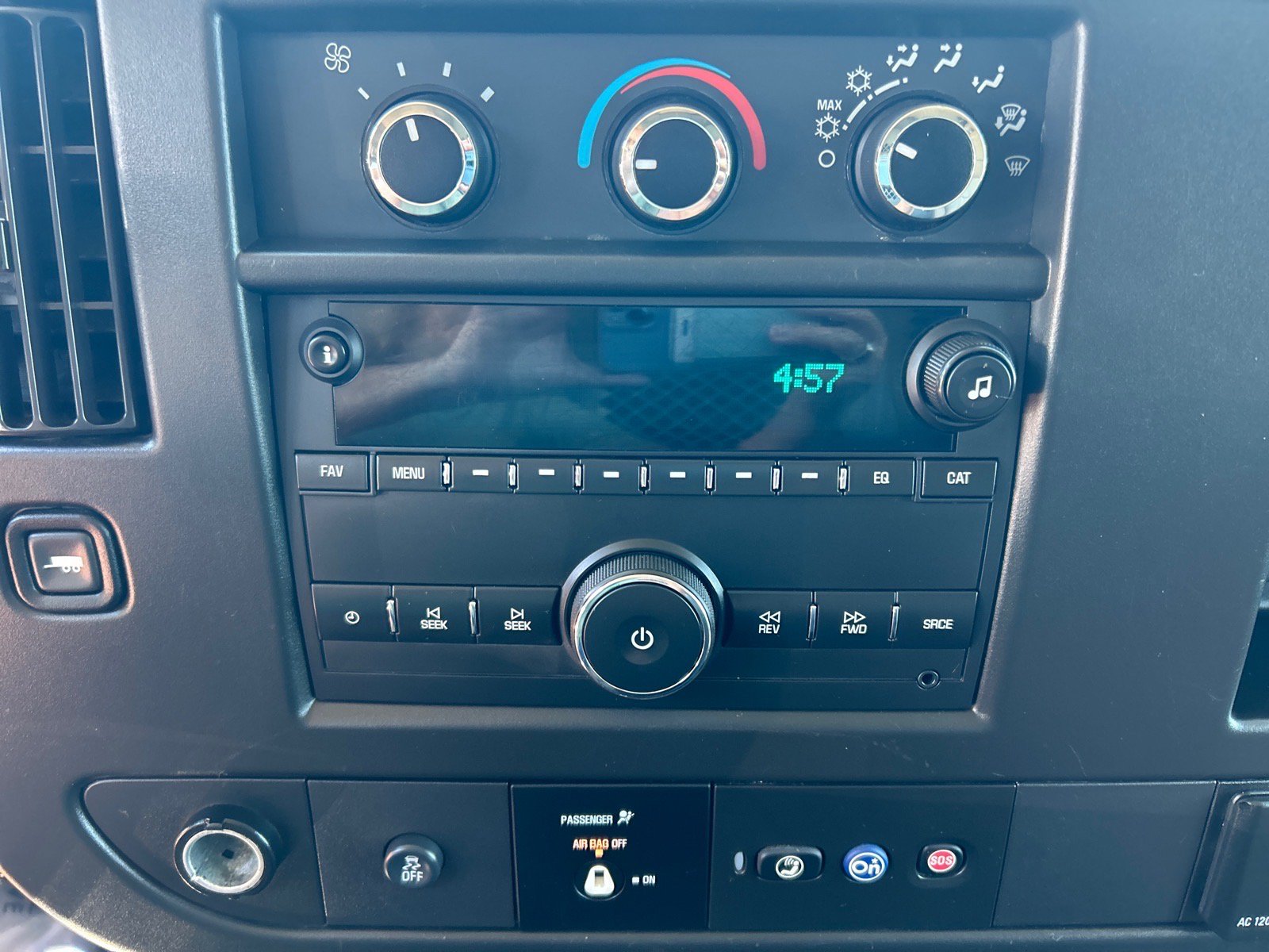 Used 2020 Chevrolet Express 3500 Extended RWD image 23