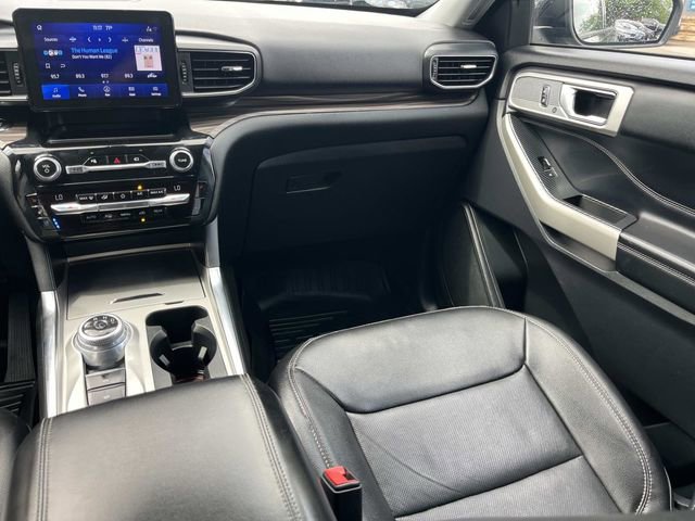 Certified 2021 Ford Explorer Limited RWD image 18