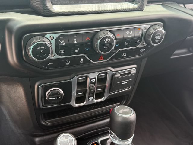 Used 2023 Jeep Wrangler Unlimited Sahara w/ Cold Weather Group AWD/4WD image 17