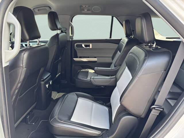 Certified 2023 Ford Explorer XLT w/ Equipment Group 202A AWD/4WD image 5