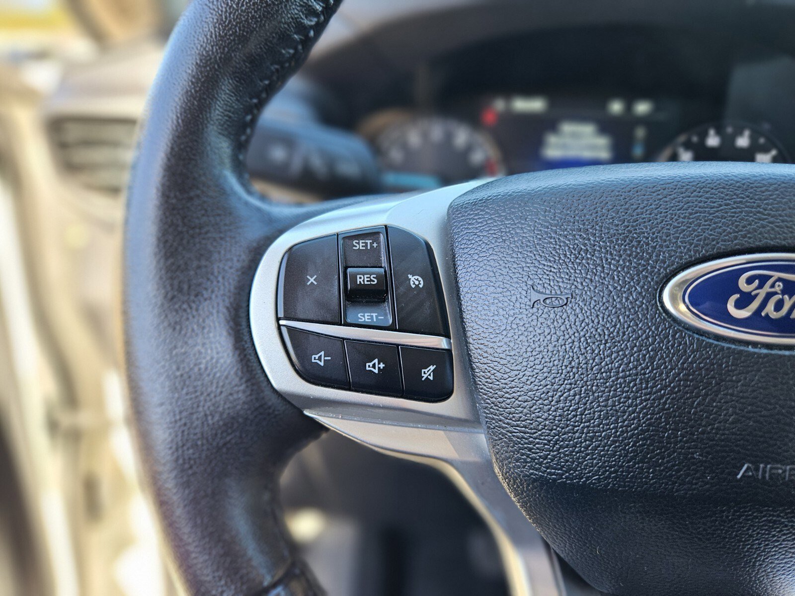 Certified 2023 Ford Explorer XLT image 28