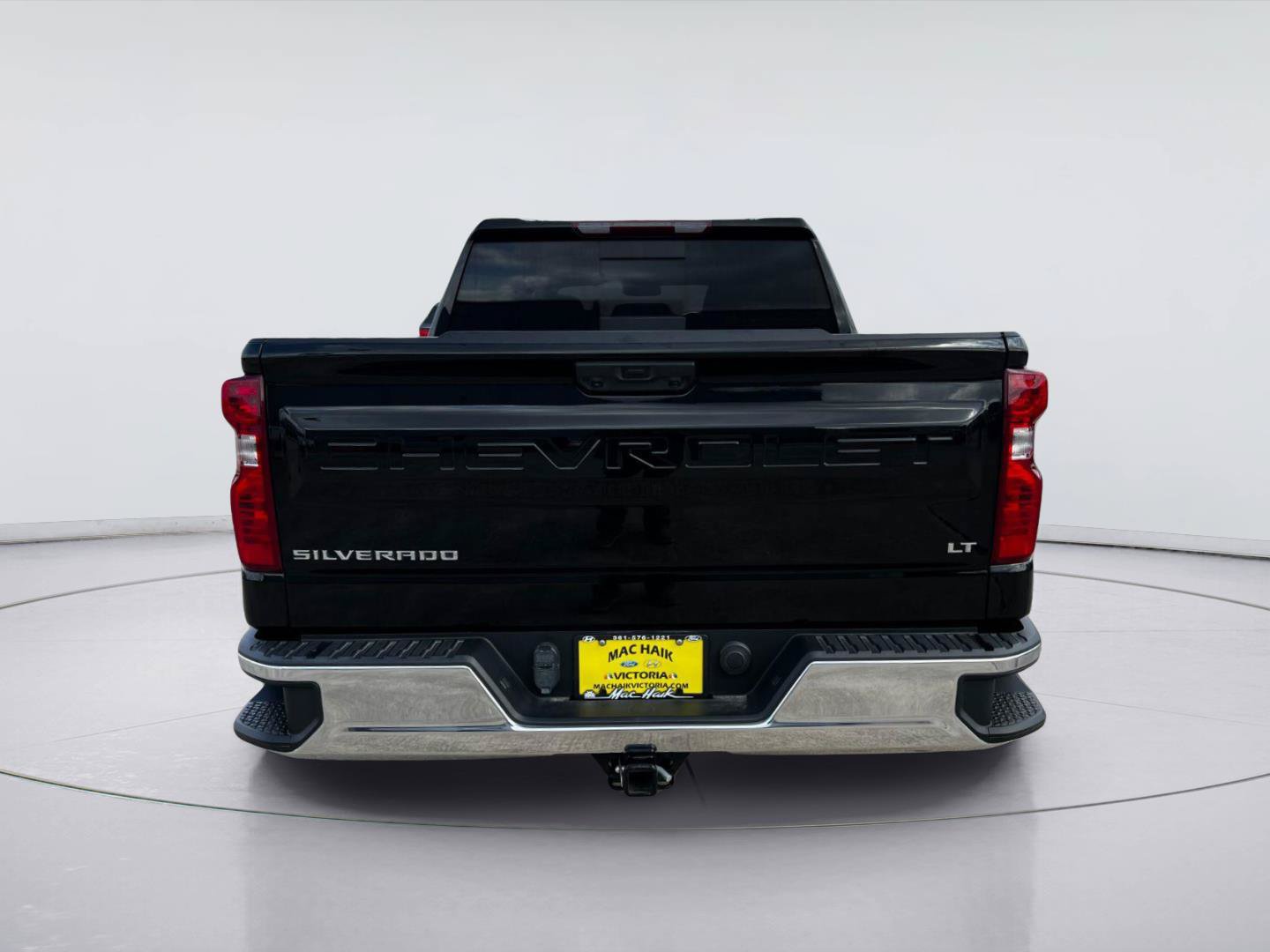 Used 2024 Chevrolet Silverado 1500 LT w/ Convenience Package II RWD image 4
