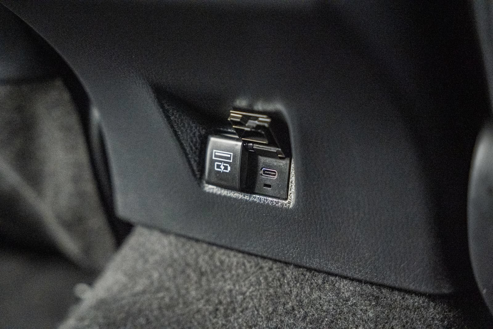 Used 2025 Toyota Camry SE FWD image 31