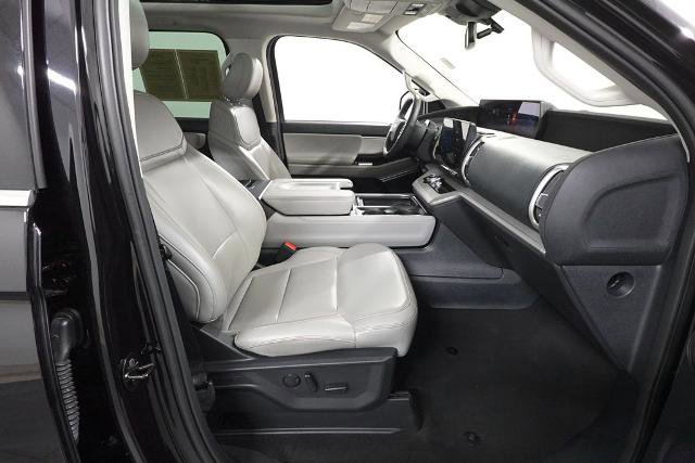 Certified 2025 Ford Expedition Active AWD/4WD image 35