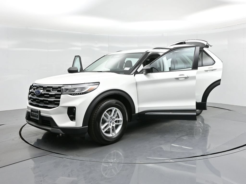 Certified 2025 Ford Explorer Active RWD image 30