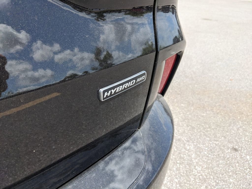 Certified 2025 Ford Escape ST-Line Elite AWD/4WD image 12