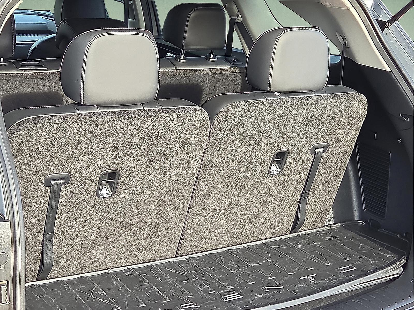 Used 2023 Kia Sorento S image 8