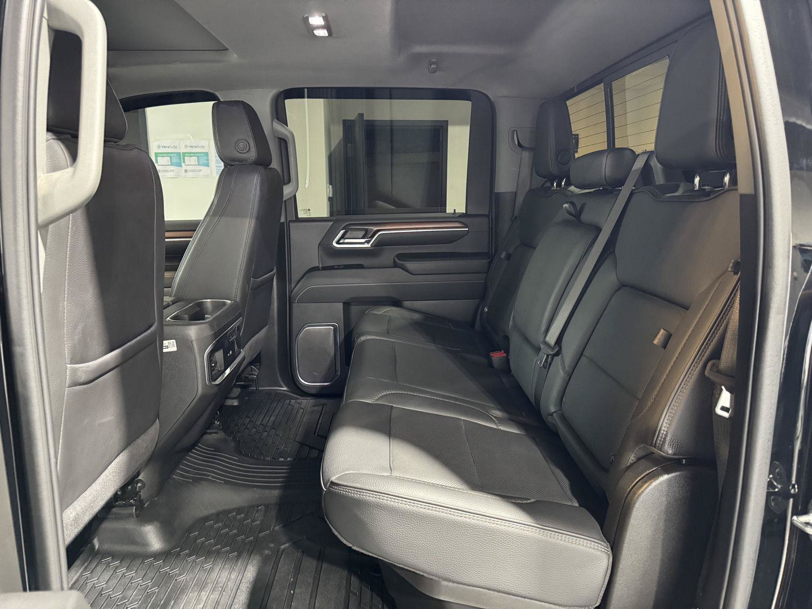 Used 2025 GMC Sierra 2500 Denali w/ Denali Reserve Package AWD/4WD image 18