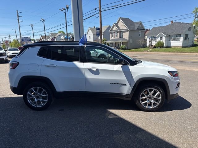 Used 2025 Jeep Compass Limited AWD/4WD image 5