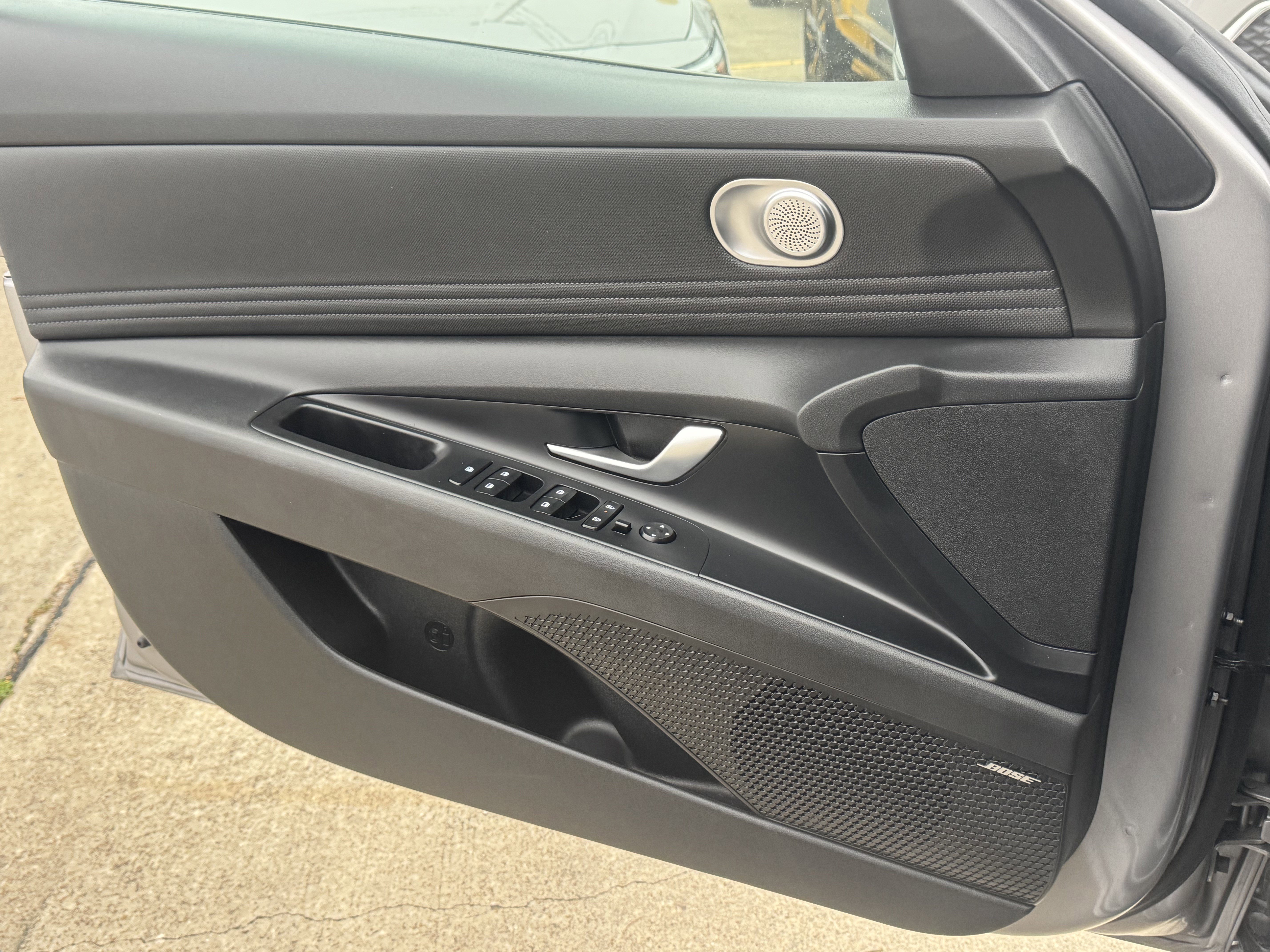 Used 2025 Hyundai Elantra Limited image 20