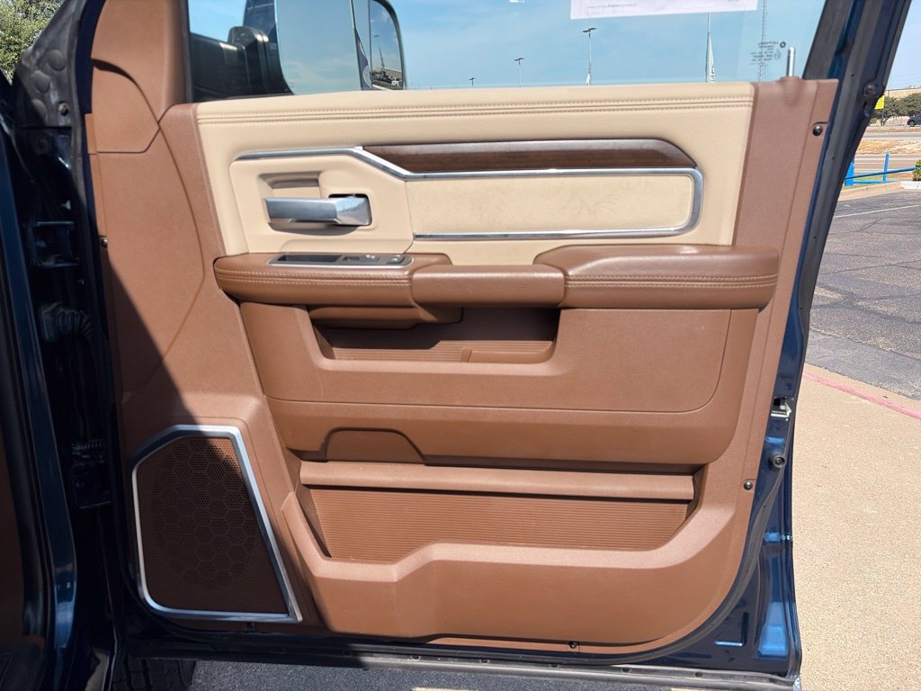 Used 2022 RAM 3500 Laramie AWD/4WD image 11