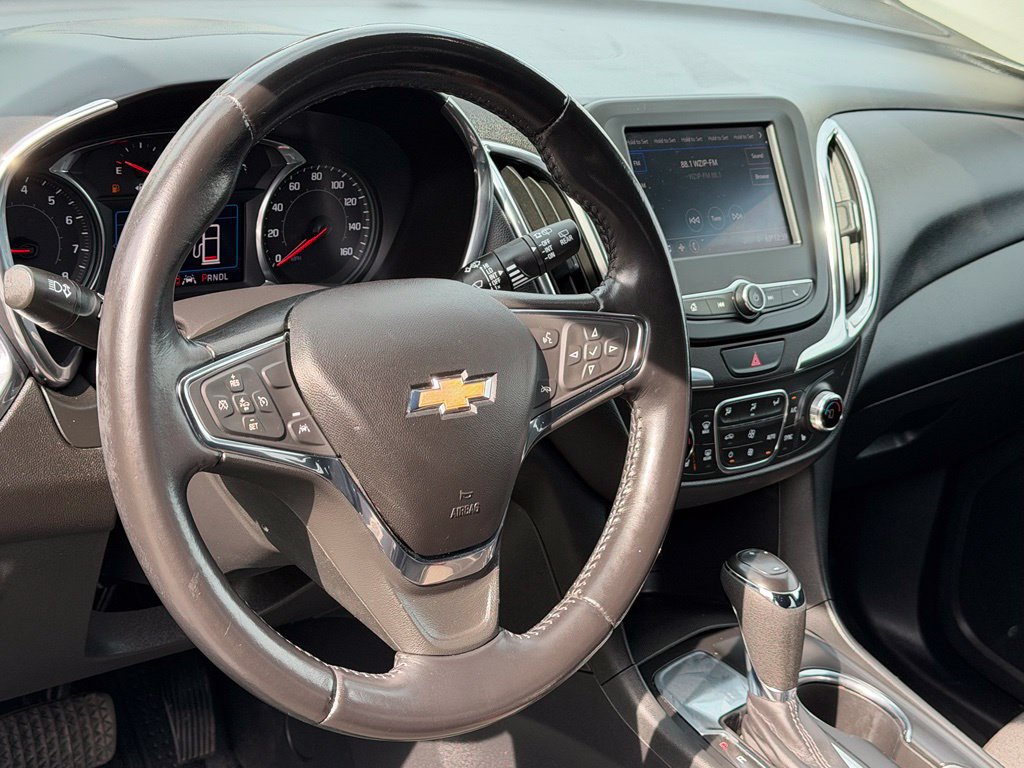 Used 2020 Chevrolet Equinox LT w/ Driver Convenience Package FWD image 24