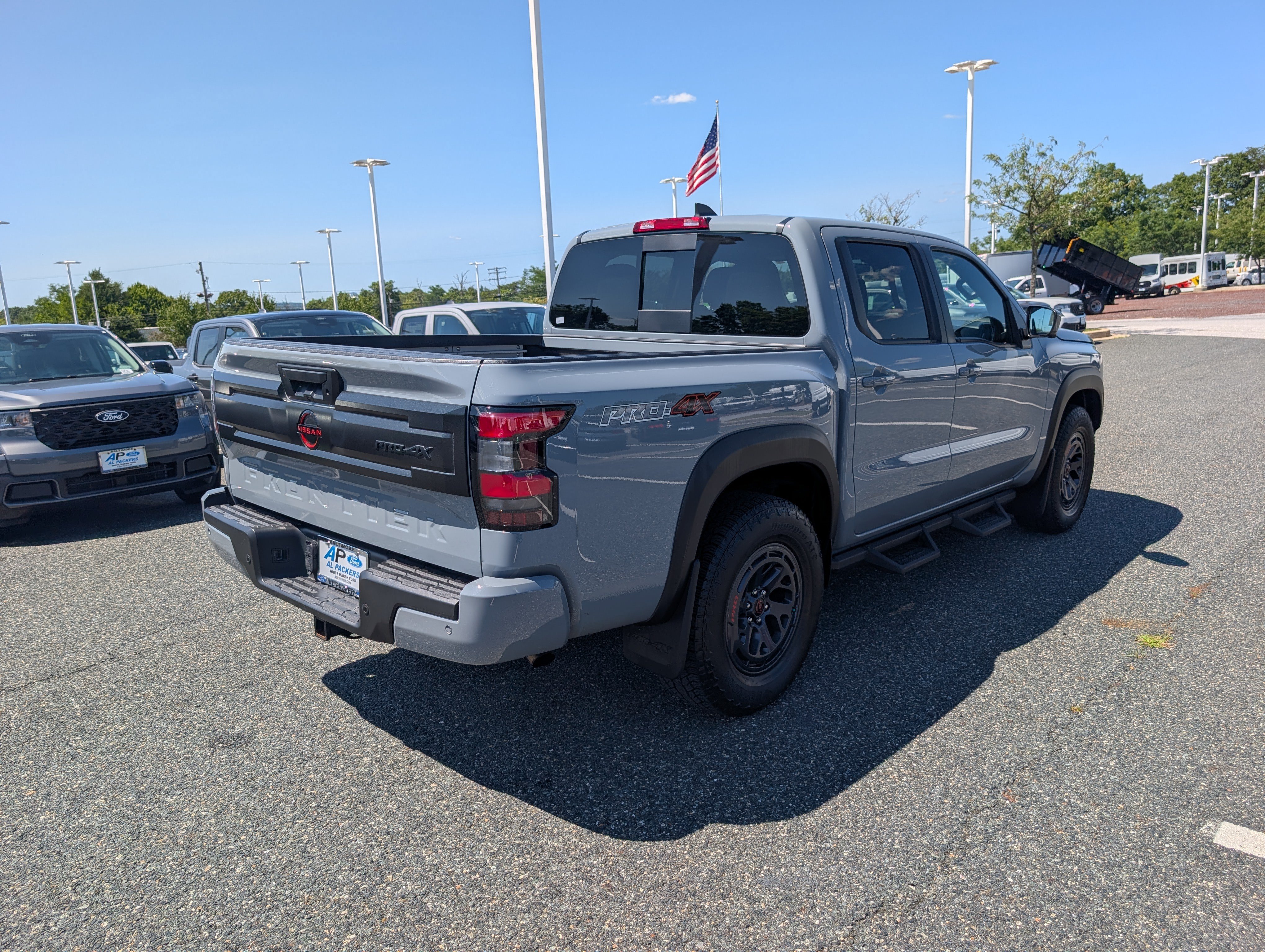 Used 2025 Nissan Frontier PRO-4X w/ Pro Convenience Package AWD/4WD image 3