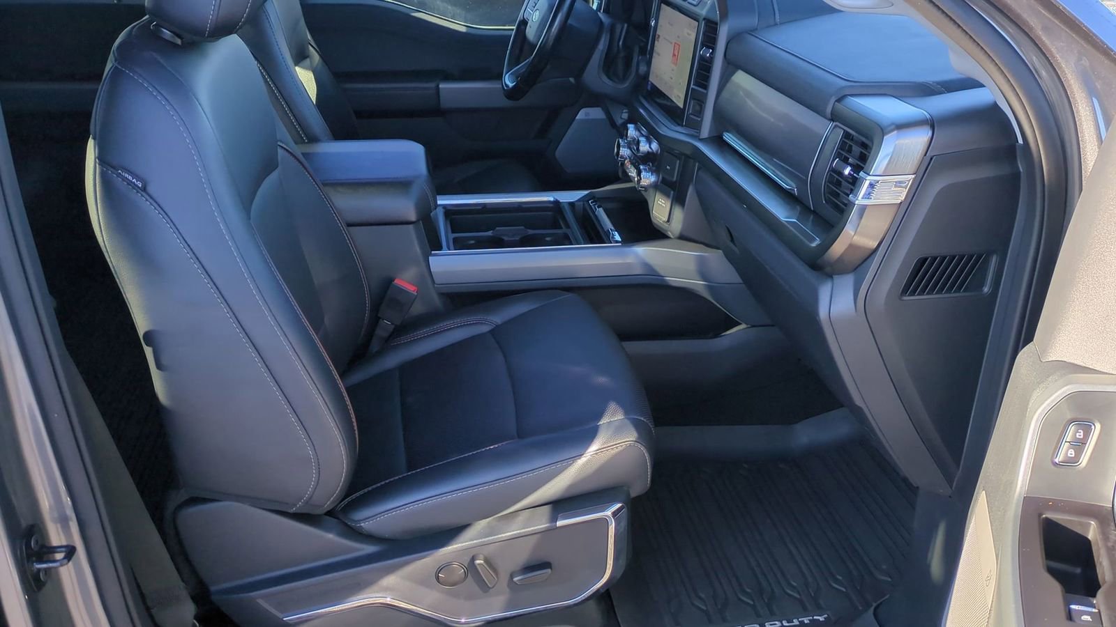 Certified 2024 Ford F250 Lariat w/ Lariat Ultimate Package image 23