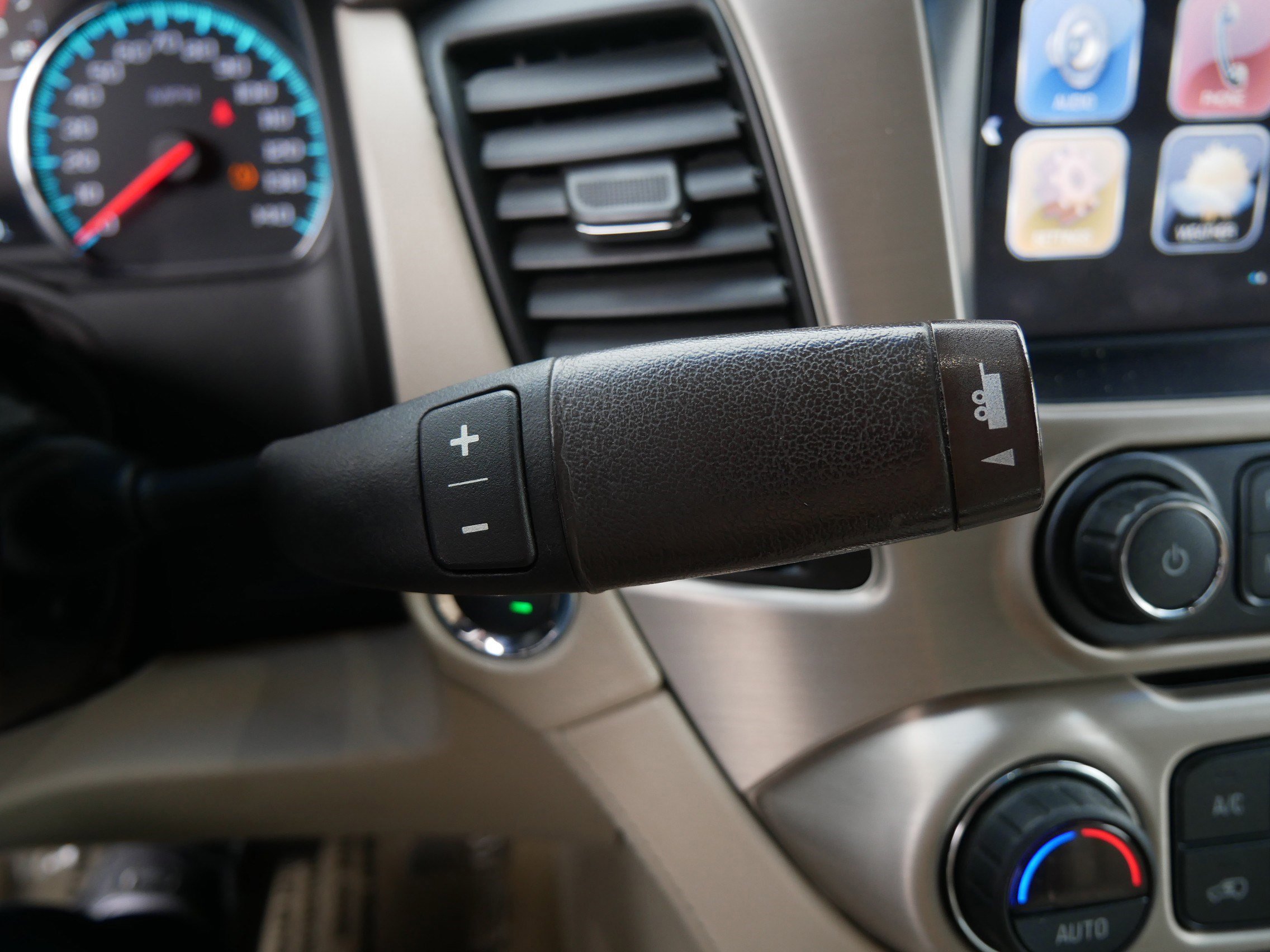 Used 2018 GMC Yukon Denali w/ Enhanced Security Package image 31