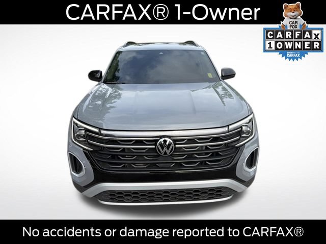 Used 2024 Volkswagen Atlas Peak Edition SE AWD/4WD image 2