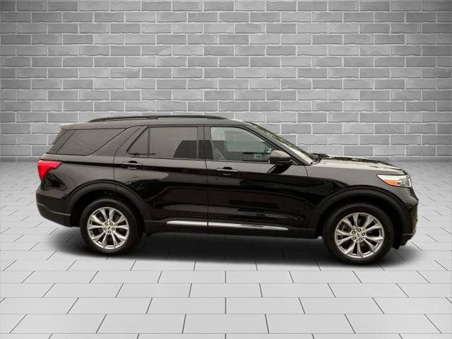 Certified 2023 Ford Explorer XLT AWD/4WD image 2