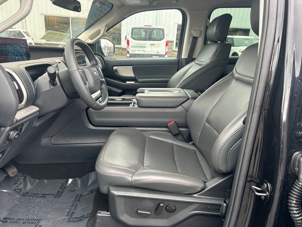 Certified 2025 Ford Expedition Active image 5