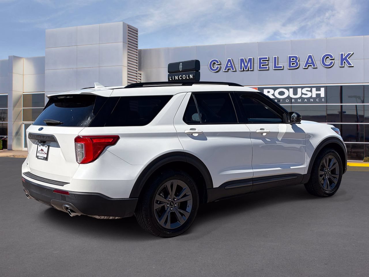 Certified 2022 Ford Explorer XLT w/ Equipment Group 202A RWD image 6
