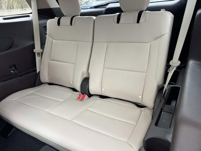 Certified 2022 Ford Explorer Platinum w/ Equipment Group 601A image 15