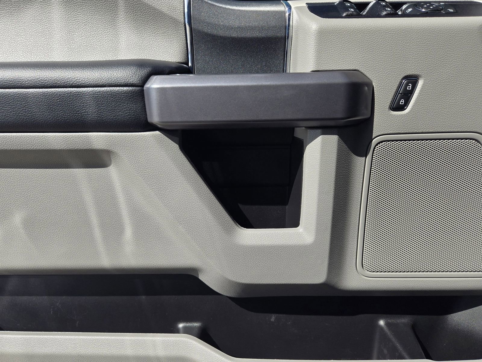 Certified 2022 Ford F250 XLT w/ XLT Value Package image 23