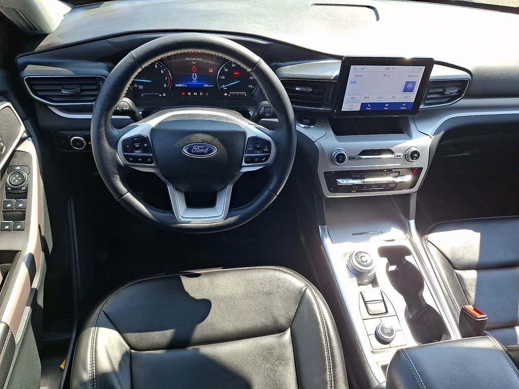 Certified 2023 Ford Explorer XLT w/ Equipment Group 202A AWD/4WD image 2